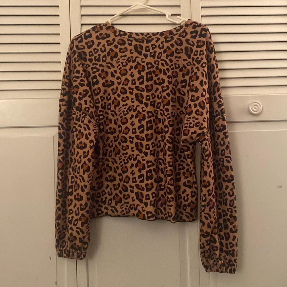 NO BRAND Made In China Small Like New Cheetah Print Sweater